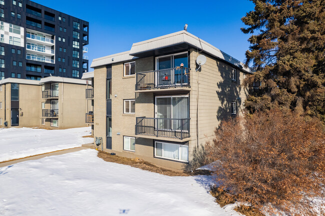 2902 17th Ave SW in Calgary, AB - Building Photo - Building Photo