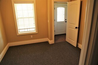 971 NW Circle Blvd-Unit -#102 in Corvallis, OR - Building Photo - Building Photo