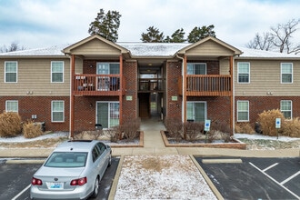 Camden Woods Apartments in Crestwood, KY - Foto de edificio - Building Photo