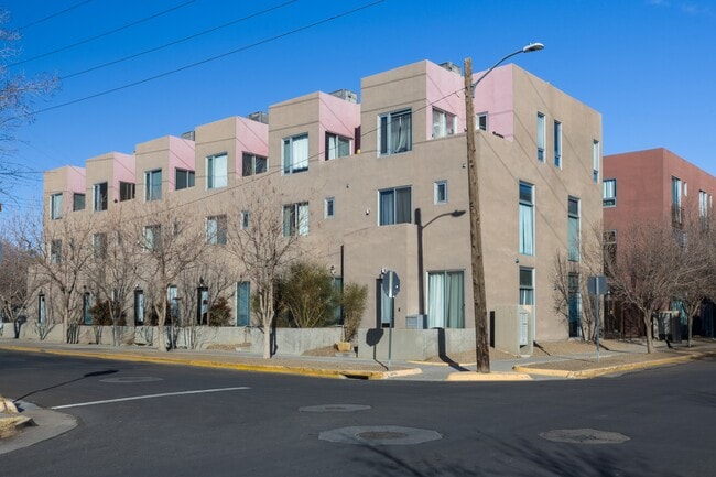 877 Silver Ave SW in Albuquerque, NM - Building Photo - Building Photo