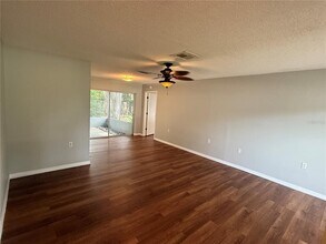 8610 Winding Wood Dr in Port Richey, FL - Building Photo - Building Photo