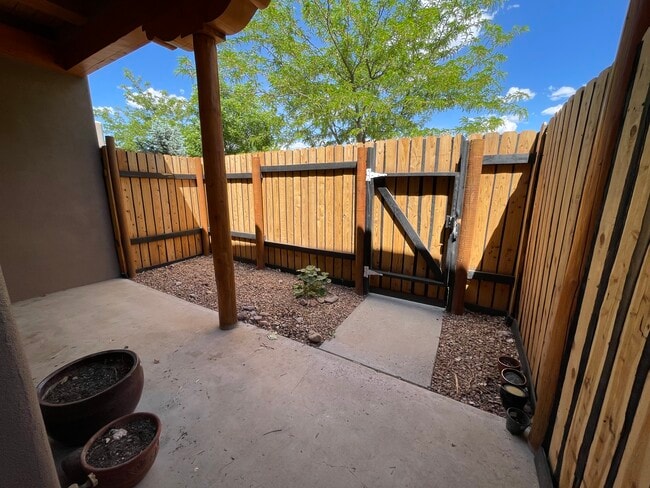 7205 Avenida El Nido in Santa Fe, NM - Building Photo - Building Photo