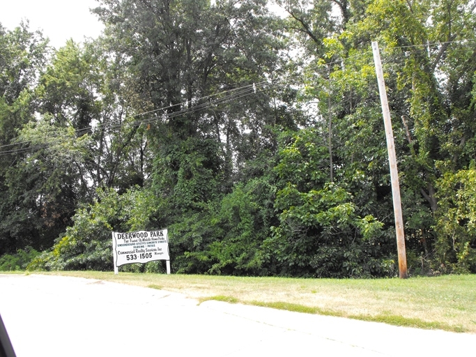 1755 W McCord St in Centralia, IL - Foto de edificio