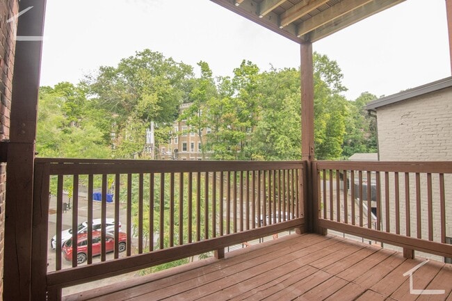 1614 Beacon St, Unit 3 in Brookline, MA - Building Photo - Building Photo