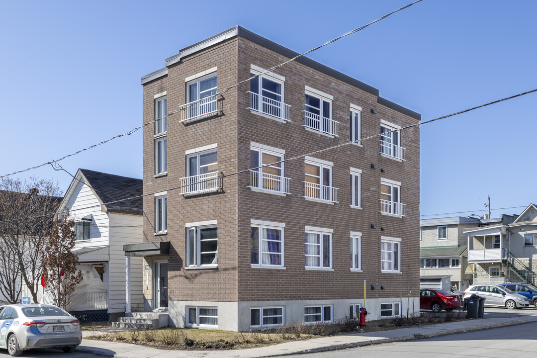 135 Dollard-Des Ormeaux St in Gatineau, QC - Building Photo