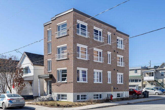 135 Dollard-Des Ormeaux St