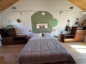 22120 Rolling Ridge Dr in Santa Clarita, CA - Building Photo - Building Photo