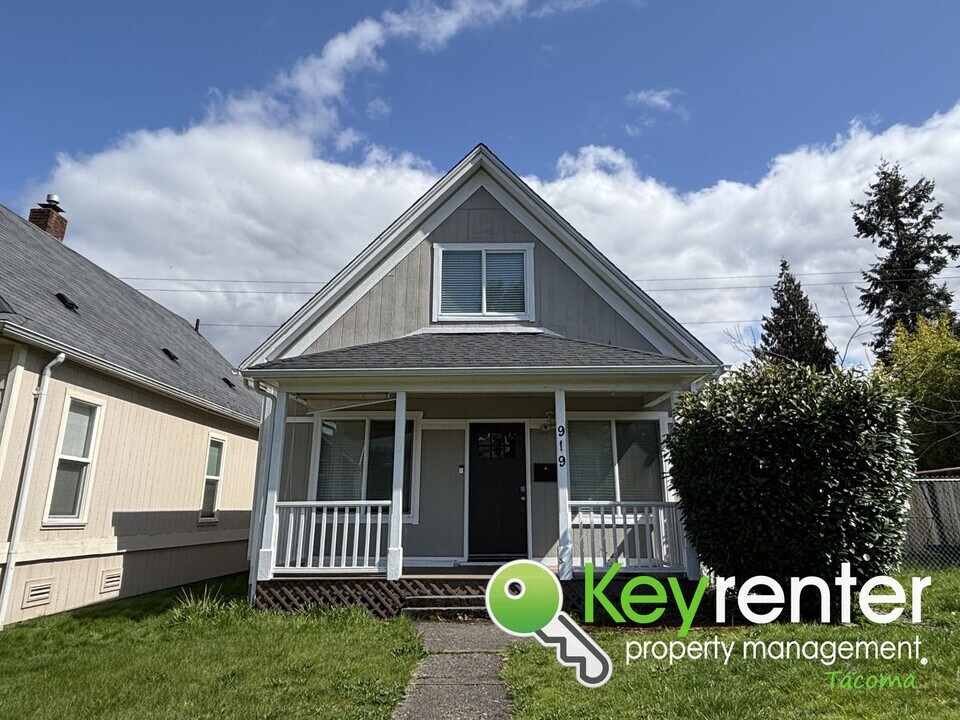 919 S Cushman Ave in Tacoma, WA - Building Photo