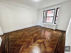 WEST 72 STREET in New York, NY - Building Photo - Building Photo