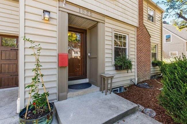 1535 Doone Rd in Upper Arlington, OH - Building Photo - Building Photo