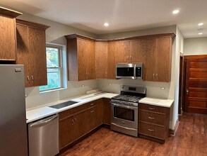 5648 W Higgins Ave, Unit 2 in Chicago, IL - Building Photo - Building Photo