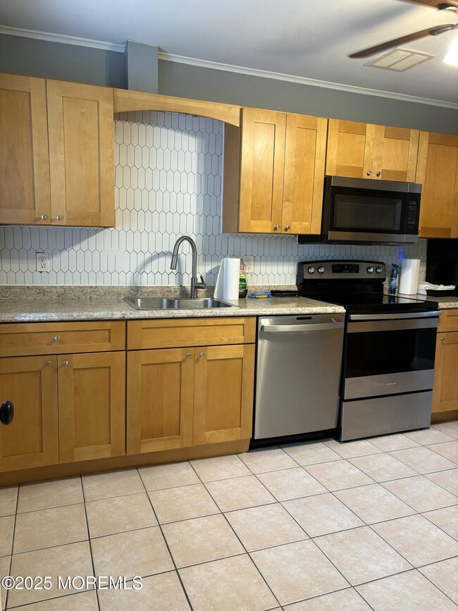 609 Cable Ave in Beachwood, NJ - Building Photo - Building Photo