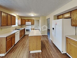 6529 Hemmingford Dr in Canal Winchester, OH - Building Photo - Building Photo