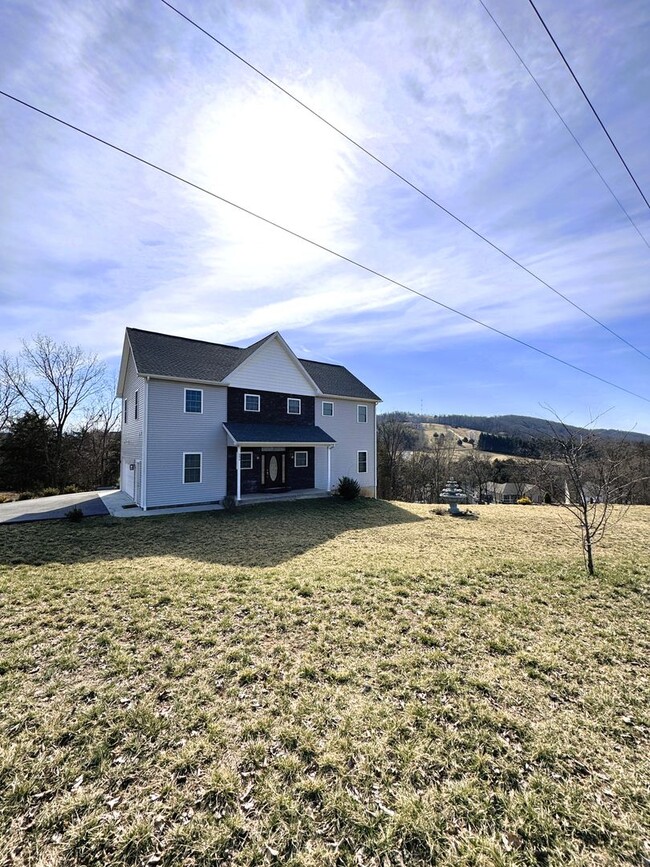 595 Denali Dr in Broadway, VA - Building Photo - Building Photo