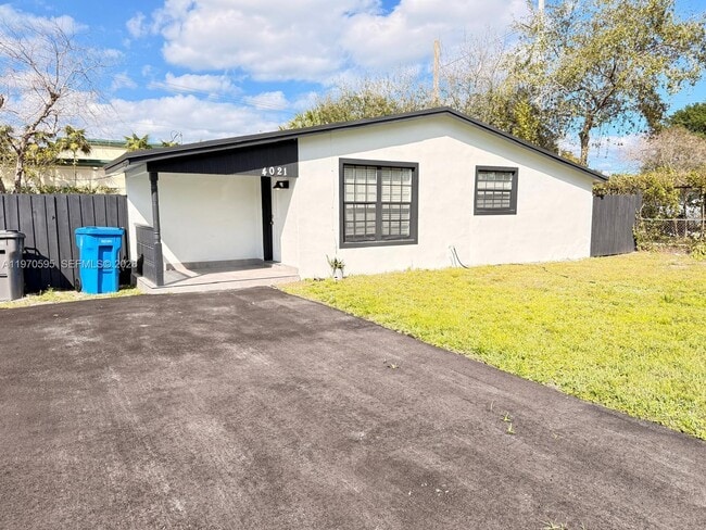 property at 4021 SW 27th St