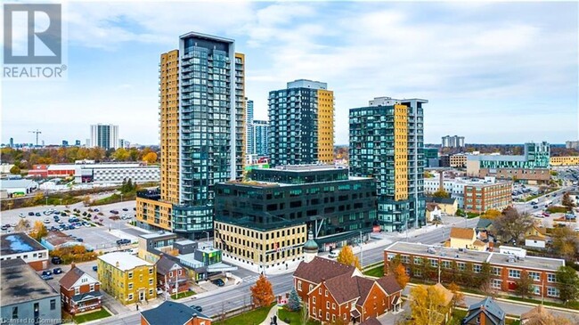 108 Garment St in Kitchener, ON - Building Photo - Building Photo