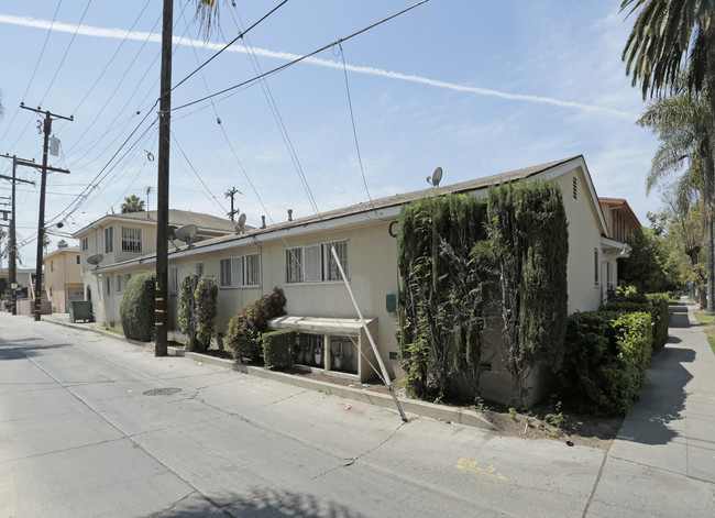 270 E Vernon St in Long Beach, CA - Building Photo - Building Photo