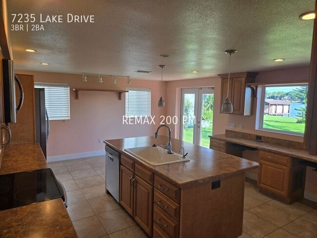 7235 Lake Dr in Orlando, FL - Building Photo - Building Photo