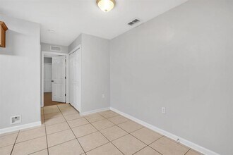 241 Dixie Dr in Tallahassee, FL - Building Photo - Building Photo
