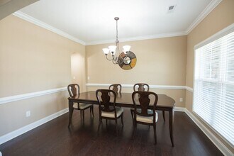 5773 Highland Grove Dr in Summerfield, NC - Foto de edificio - Building Photo