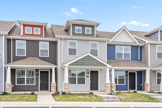 108 Davis Rdg Ln in Clarksville, TN - Foto de edificio - Building Photo