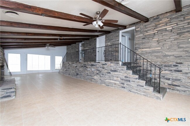 property at 1806 Glendale Dr