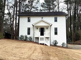 3663 Heatherwood Dr NE in Marietta, GA - Building Photo