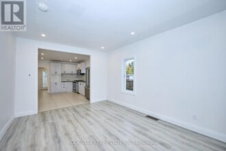 65 Almond St in Welland, ON - Building Photo - Building Photo