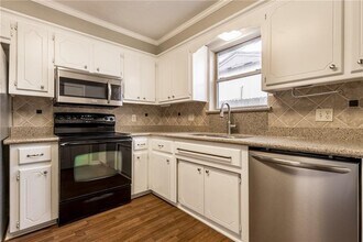 3313 Meadow Ln in Edmond, OK - Building Photo - Building Photo
