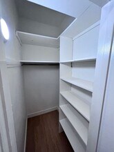 559 Normandie Ave in Los Angeles, CA - Building Photo - Building Photo