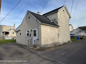 913 S Webster Ave in Scranton, PA - Building Photo