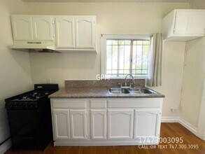 2161 Clifford St in Los Angeles, CA - Building Photo - Building Photo