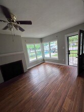 1054 Sycamore St in San Marcos, TX - Building Photo - Building Photo