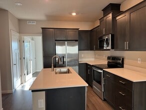 12019 SE High Creek Rd in Happy Valley, OR - Building Photo - Building Photo