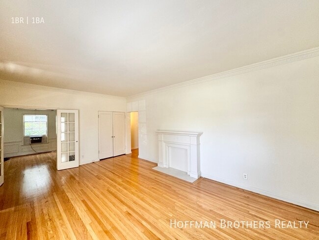 107 N Harper Ave in Los Angeles, CA - Building Photo - Building Photo