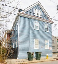 146 Line St in Charleston, SC - Building Photo