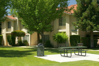 Audubon Court Apartments in Fresno, CA - Building Photo - Building Photo