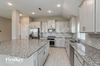 10327 Armstrong Dr in Rosharon, TX - Foto de edificio - Building Photo