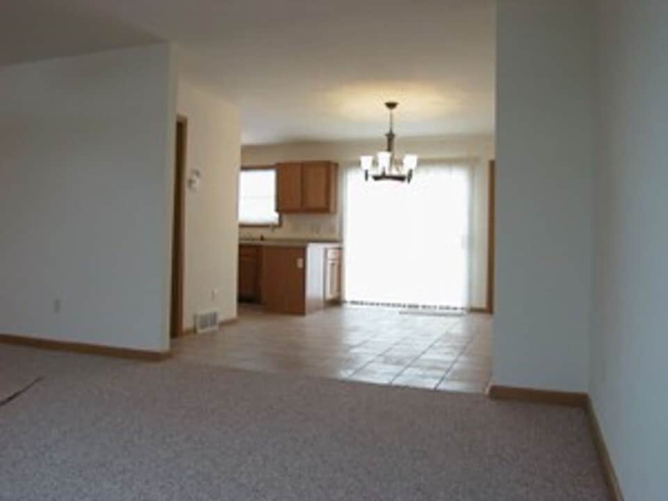 601 Nicolet Ave in Oshkosh, WI - Building Photo