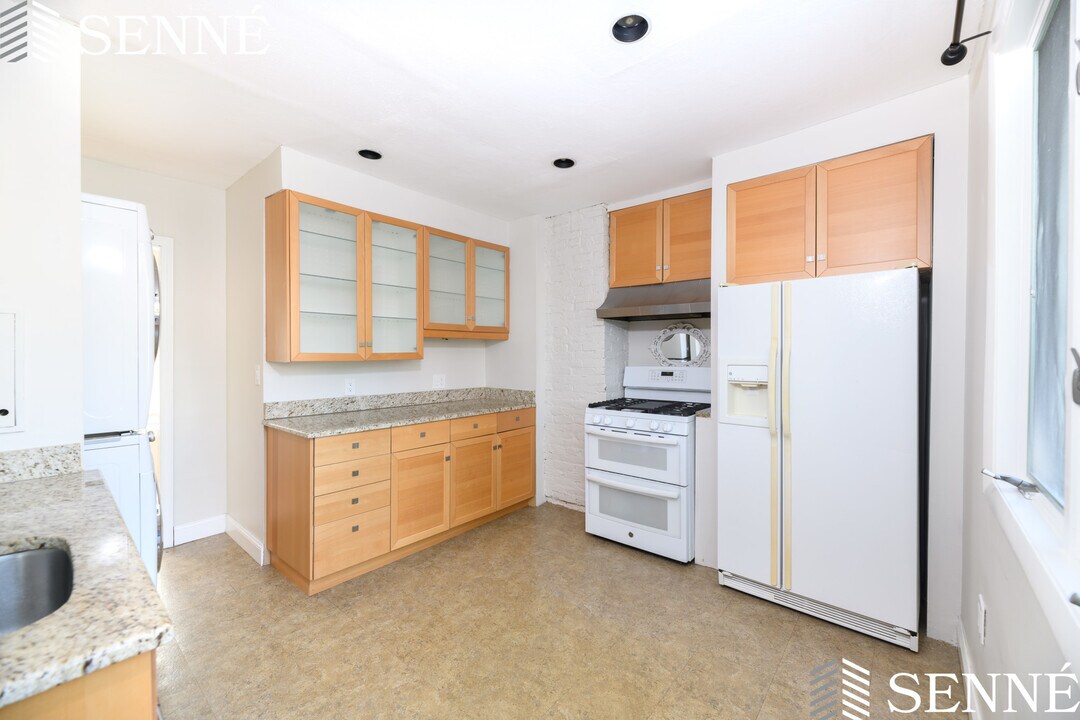 7 Greenough Ave in Cambridge, MA - Building Photo