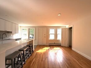 5297 Washington St, Unit 1 in Boston, MA - Building Photo - Building Photo