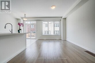 22 Freeman Williams St in Markham, ON - Building Photo - Building Photo