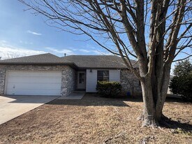 5471 S Jefferson Ave in Springfield, MO - Building Photo