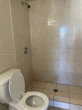 6065 NW 186th St in Hialeah, FL - Building Photo - Building Photo