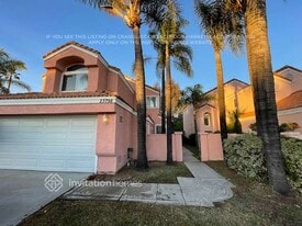 23798 Vía Olivia in Murrieta, CA - Building Photo