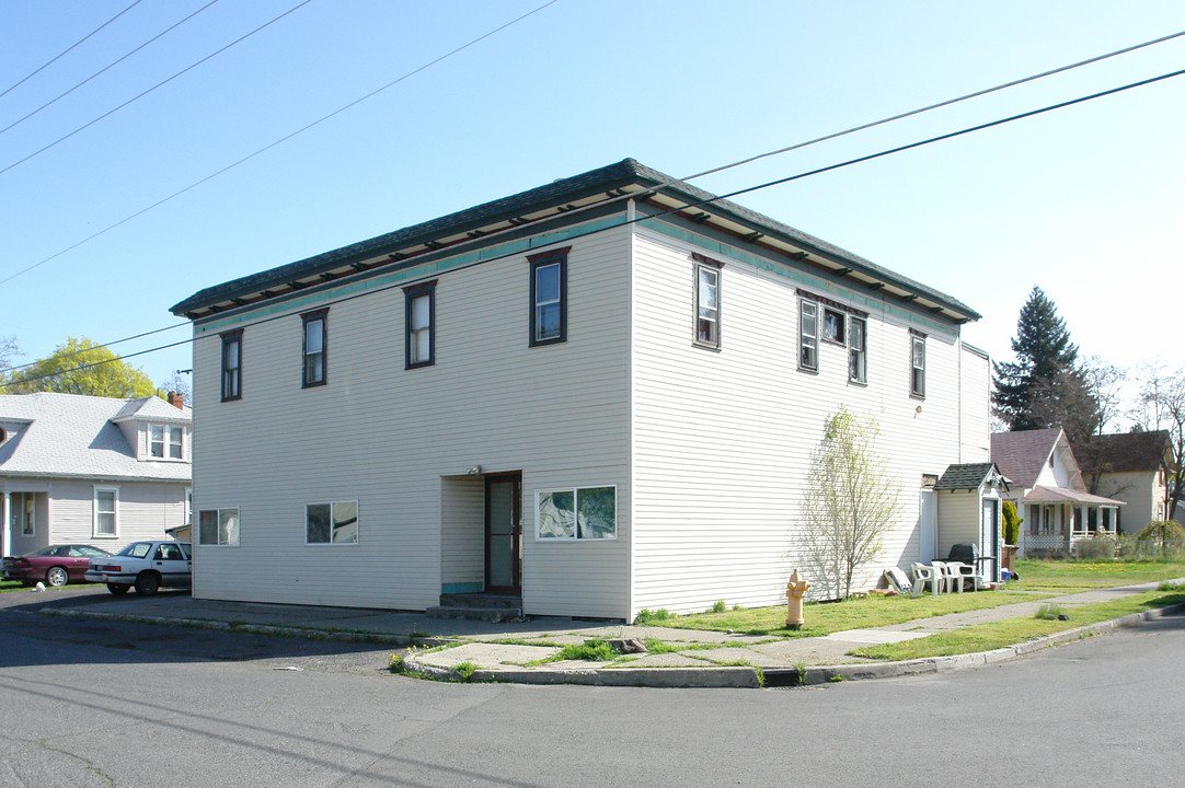 2902 N Cedar St in Spokane, WA - Building Photo