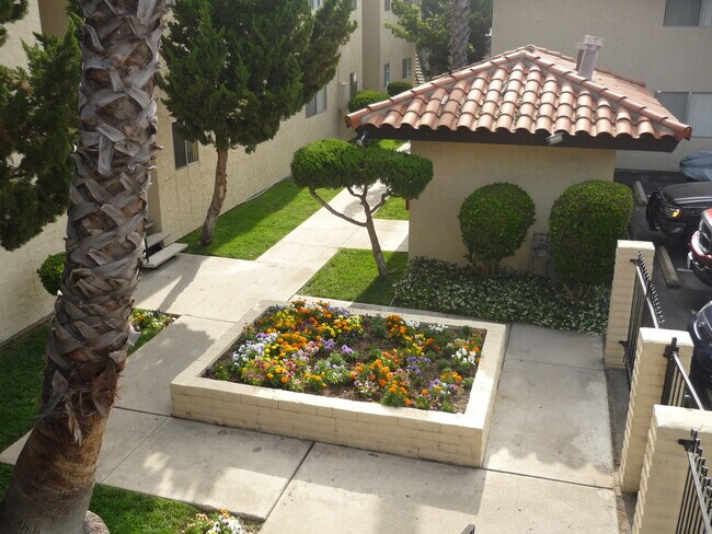 421 S Mollison Ave in El Cajon, CA - Building Photo - Building Photo