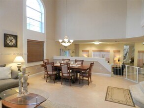 210 La Costa Ct in Weston, FL - Building Photo - Building Photo