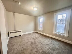 571 Pershing Ave in Lancaster, PA - Building Photo - Building Photo