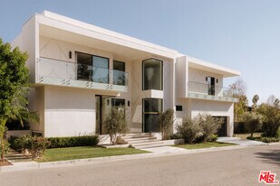 2180 Stradella Rd in Los Angeles, CA - Building Photo